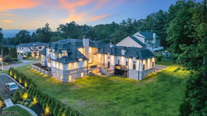 North Caldwell Boro, NJ 07006,12A Hamilton Drive West