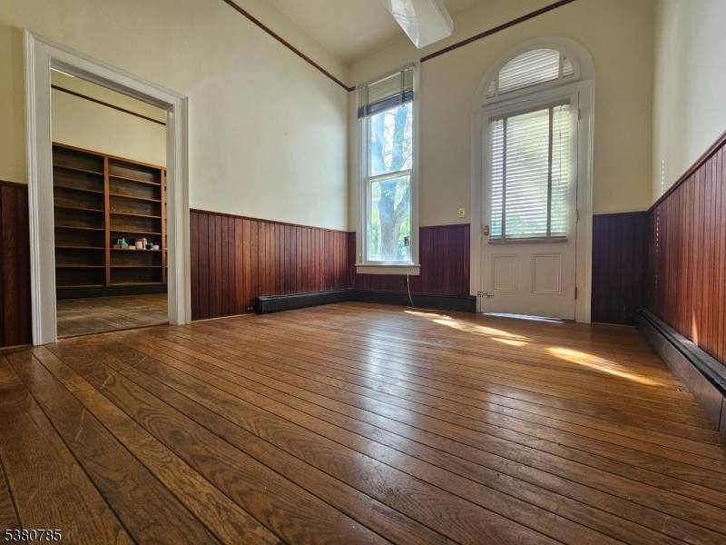 Belvidere Twp., NJ 07823,325 Front St