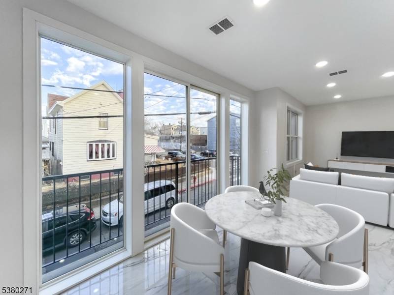 Jersey City, NJ 07305,285 Lembeck Ave