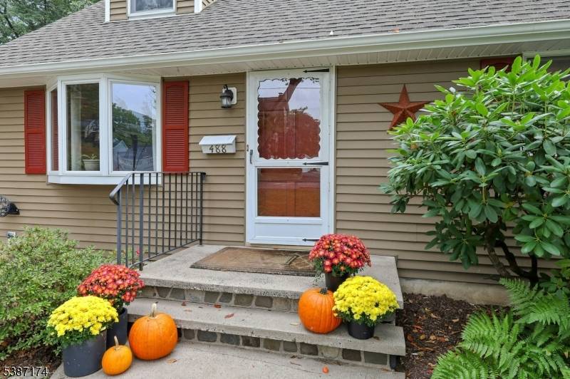 Wyckoff Twp., NJ 07481,488 Baxter Ave