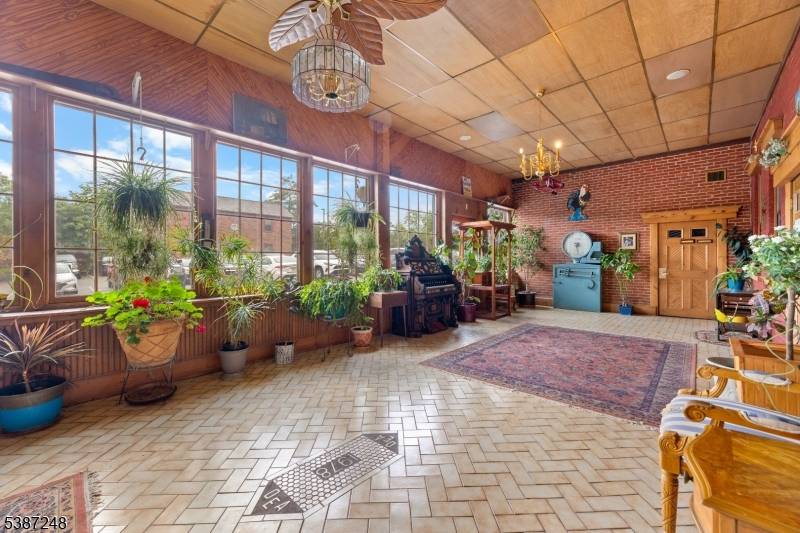 Flemington Boro, NJ 08822,84 Park Ave