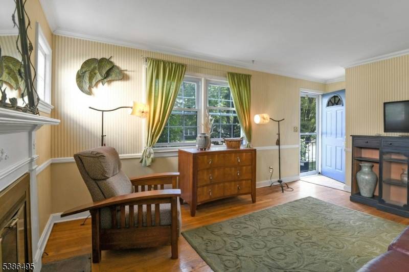 Fanwood Boro, NJ 07023,15 La Grande Ave