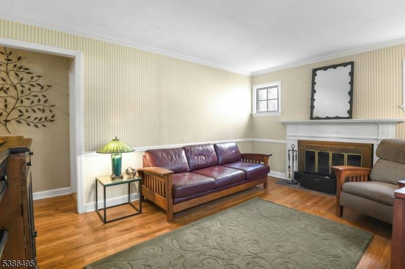 Fanwood Boro, NJ 07023,15 La Grande Ave