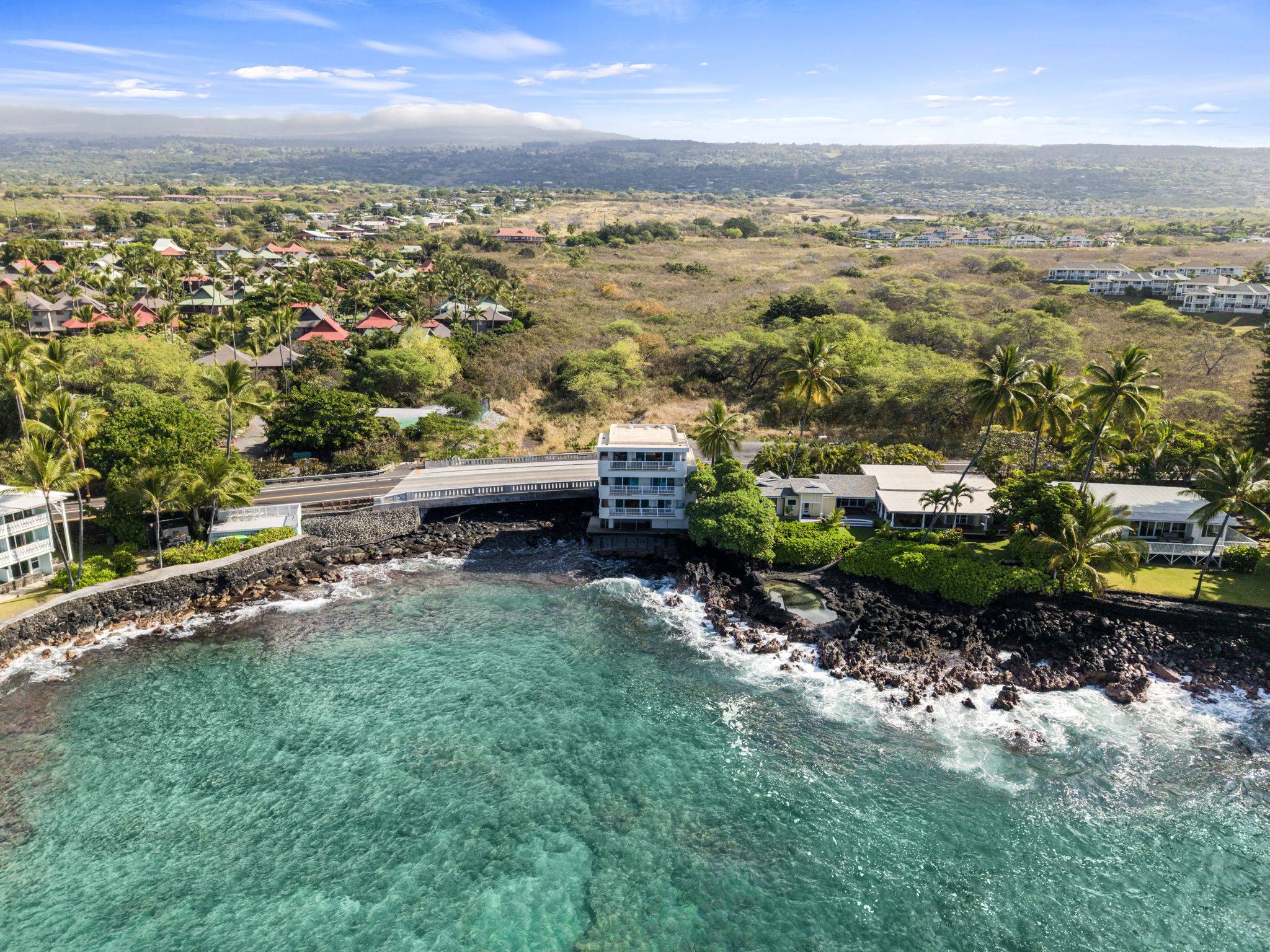 Kailua-kona, HI 96740,75-5976 ALII DR