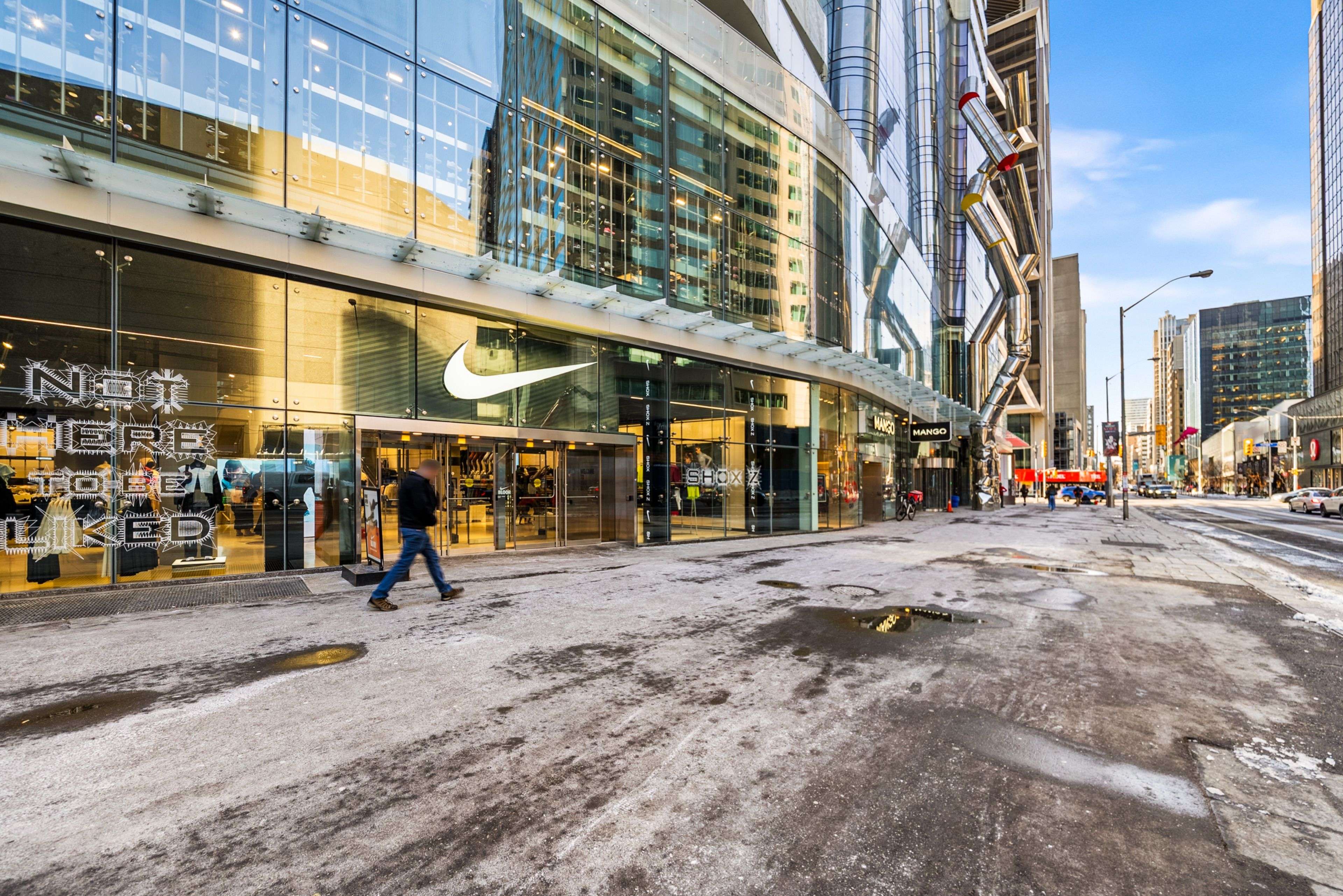 Toronto C08, ON M4W 0A8,1 Bloor ST E #6010