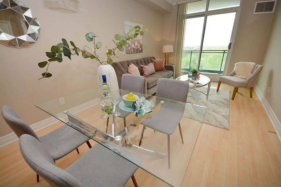 Brampton, ON L6W 0A8,100 John ST #1007