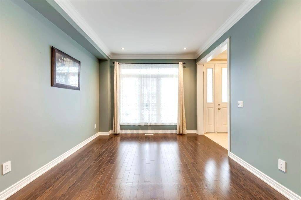 Oakville, ON L6M 0P6,3113 Trailside DR