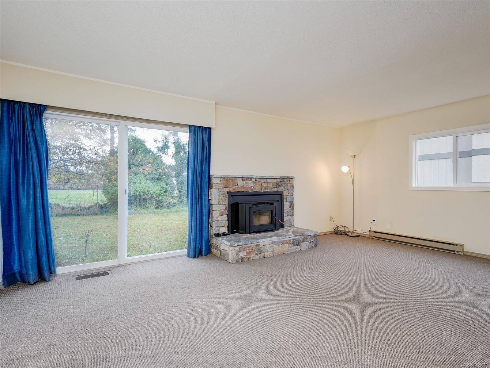 Saanich, BC V8N 3X5,3987 Gordon Head Rd #45