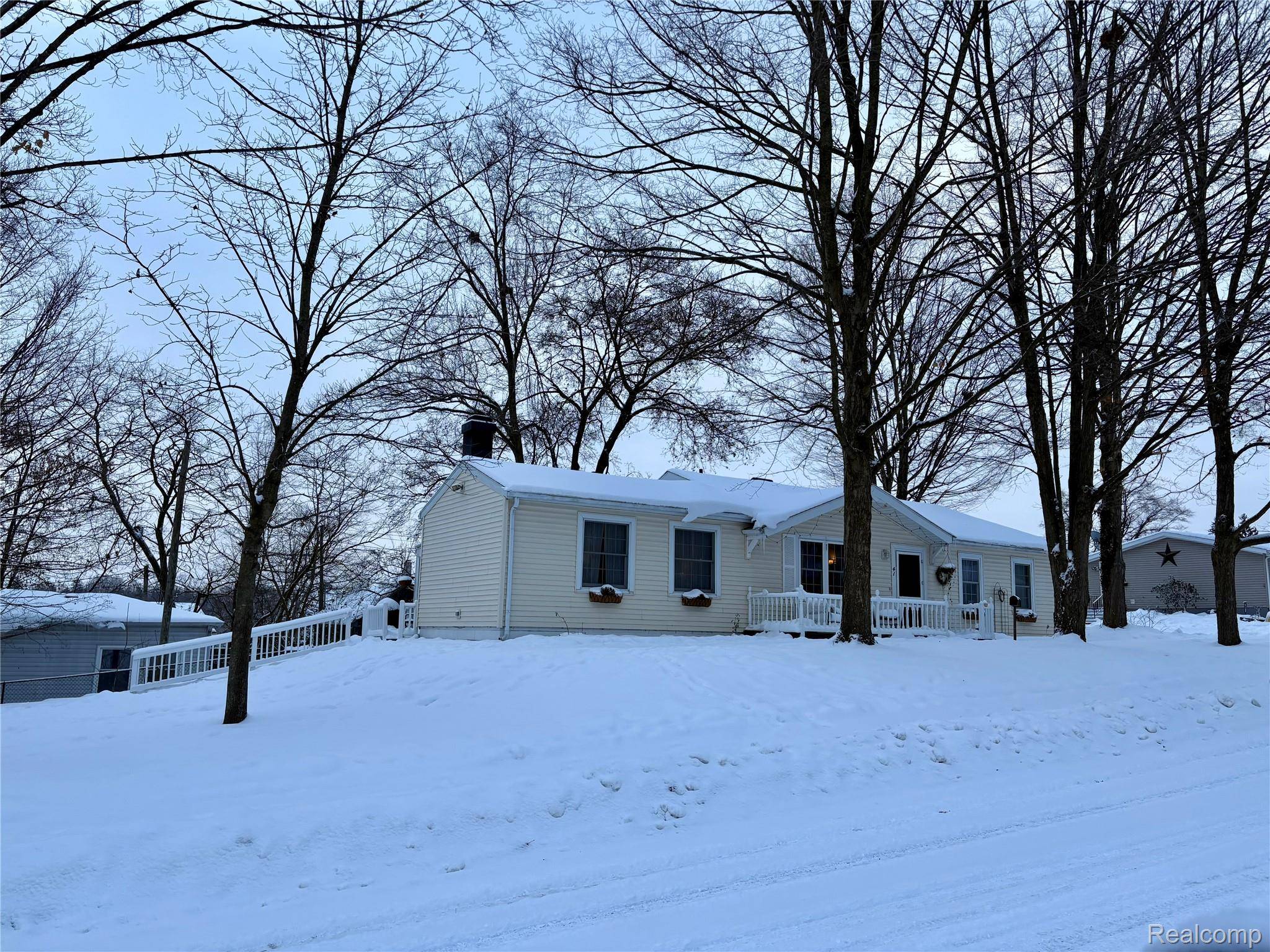 Hillsdale, MI 49242,41 Charles ST