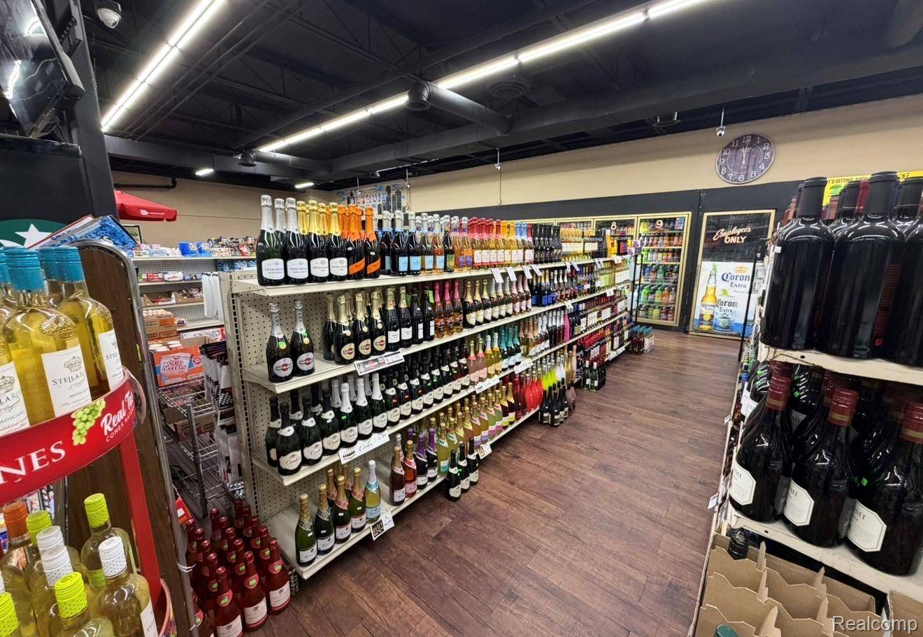 Detroit, MI 48224,16830 E Warren AVE