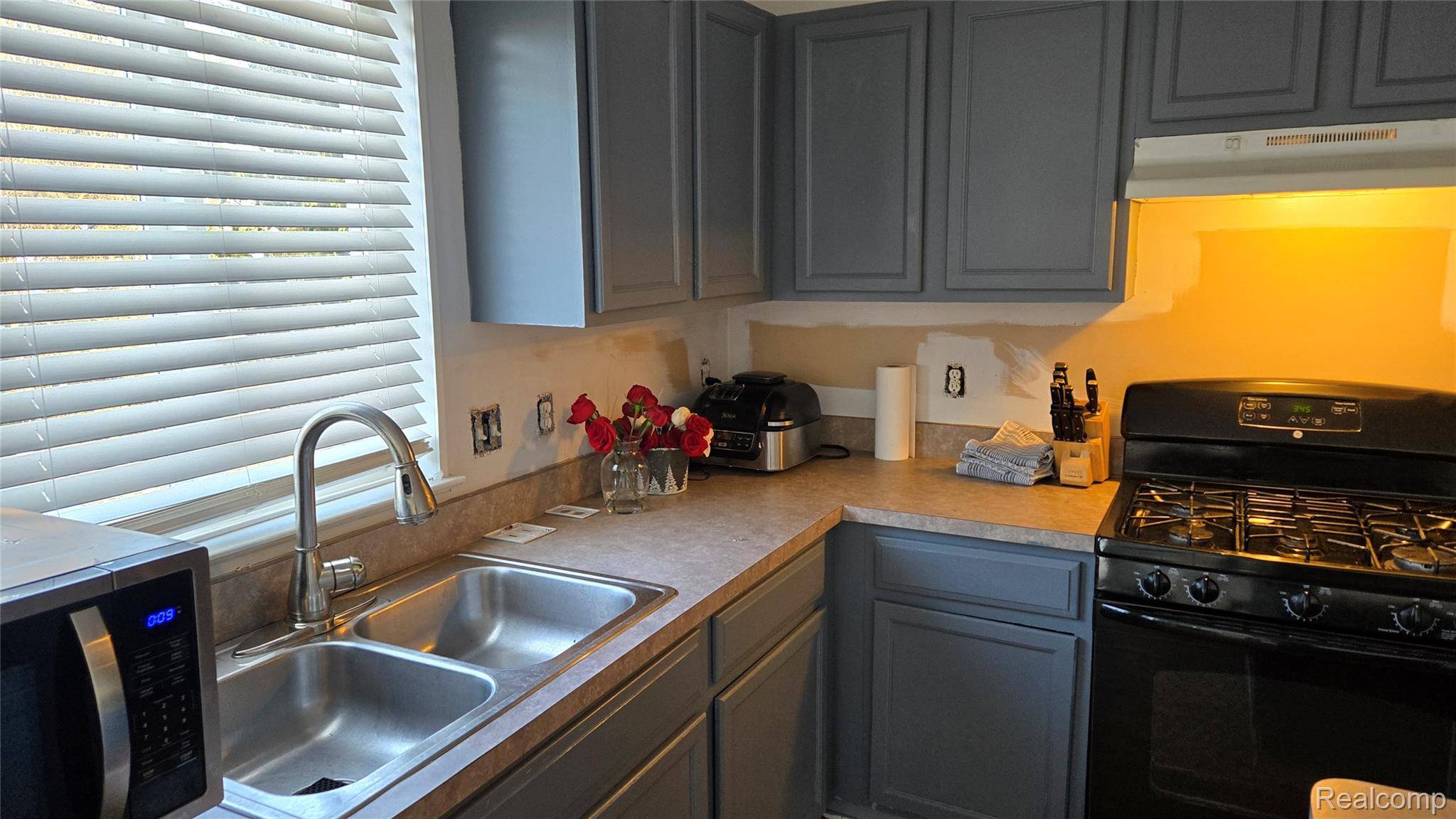 Pontiac, MI 48340,1554 Meadow Ridge DR