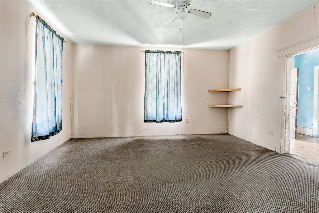 Terrell, TX 75160,713 E College Street