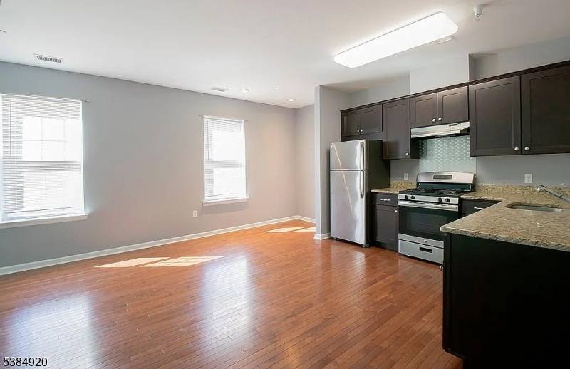 Bloomfield Twp., NJ 07003,7 Myrtle St #10