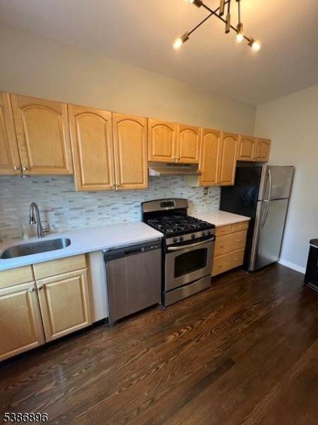 Hackensack City, NJ 07601,303 Hamilton Pl #D4