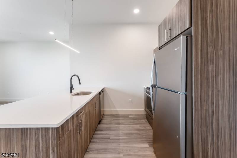 East Orange City, NJ 07017,55 Washington St #4j