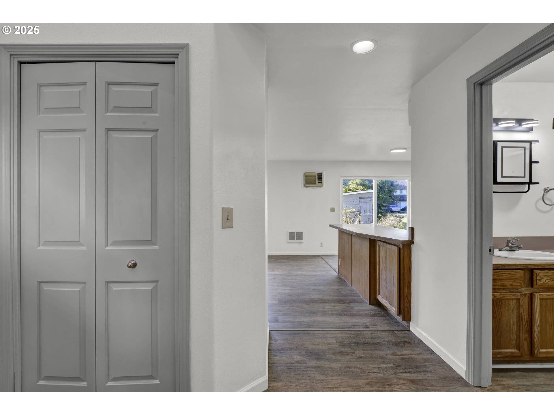 Oakridge, OR 97463,76330 RAINBOW ST