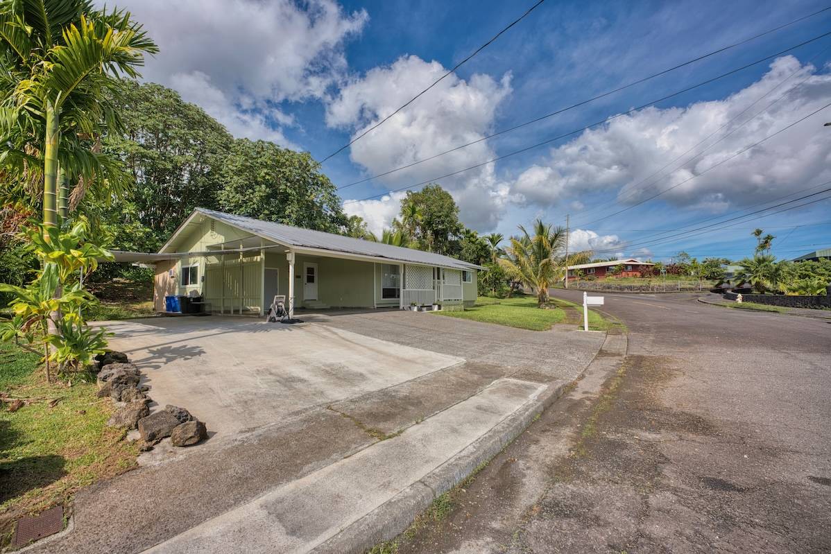 Hilo, HI 96720,1594 KAUNALA PL