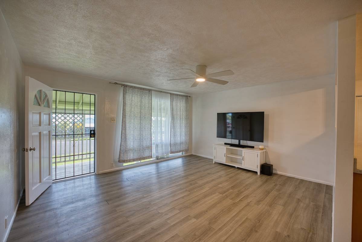 Hilo, HI 96720,1594 KAUNALA PL