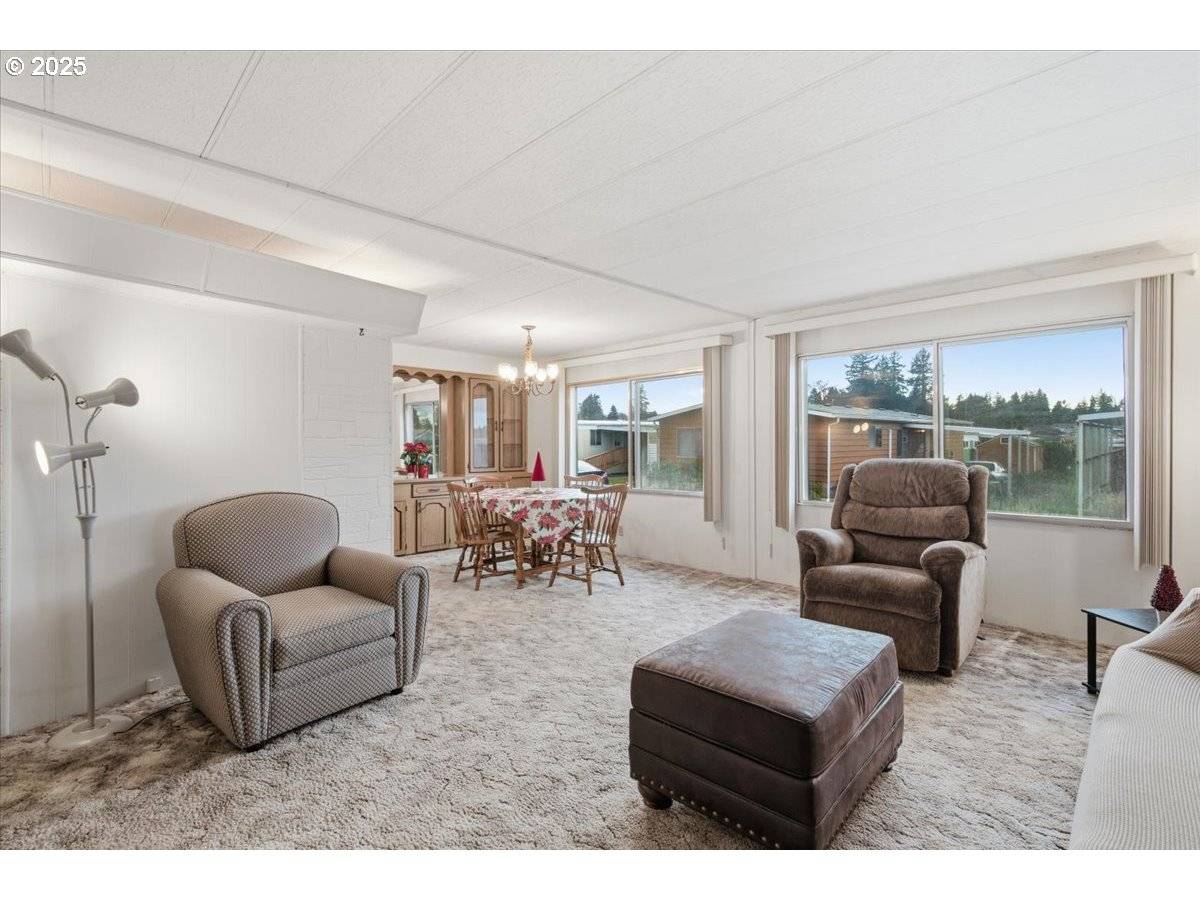 Salem, OR 97302,4940 SUNNYSIDE RD SE #H5