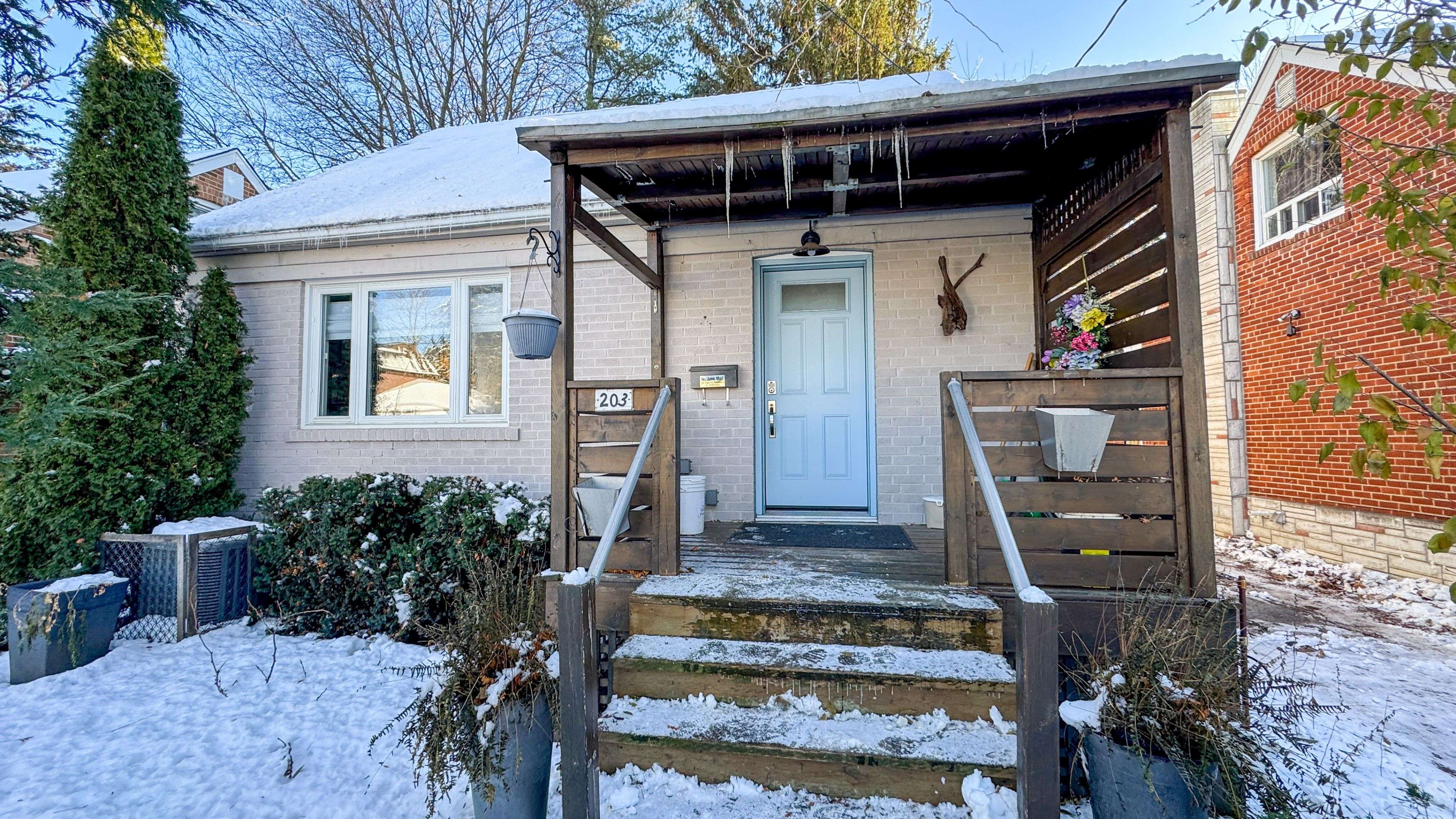 Toronto C07, ON M2N 1S2,203 Elmhurst AVE