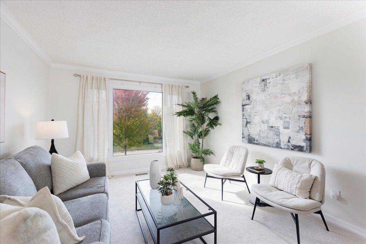 Newmarket, ON L3Y 5V2,153 Stickwood CT