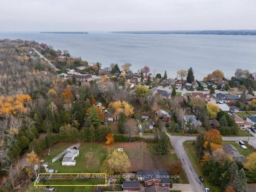 Innisfil, ON L0L 1R0,1047b Larch ST