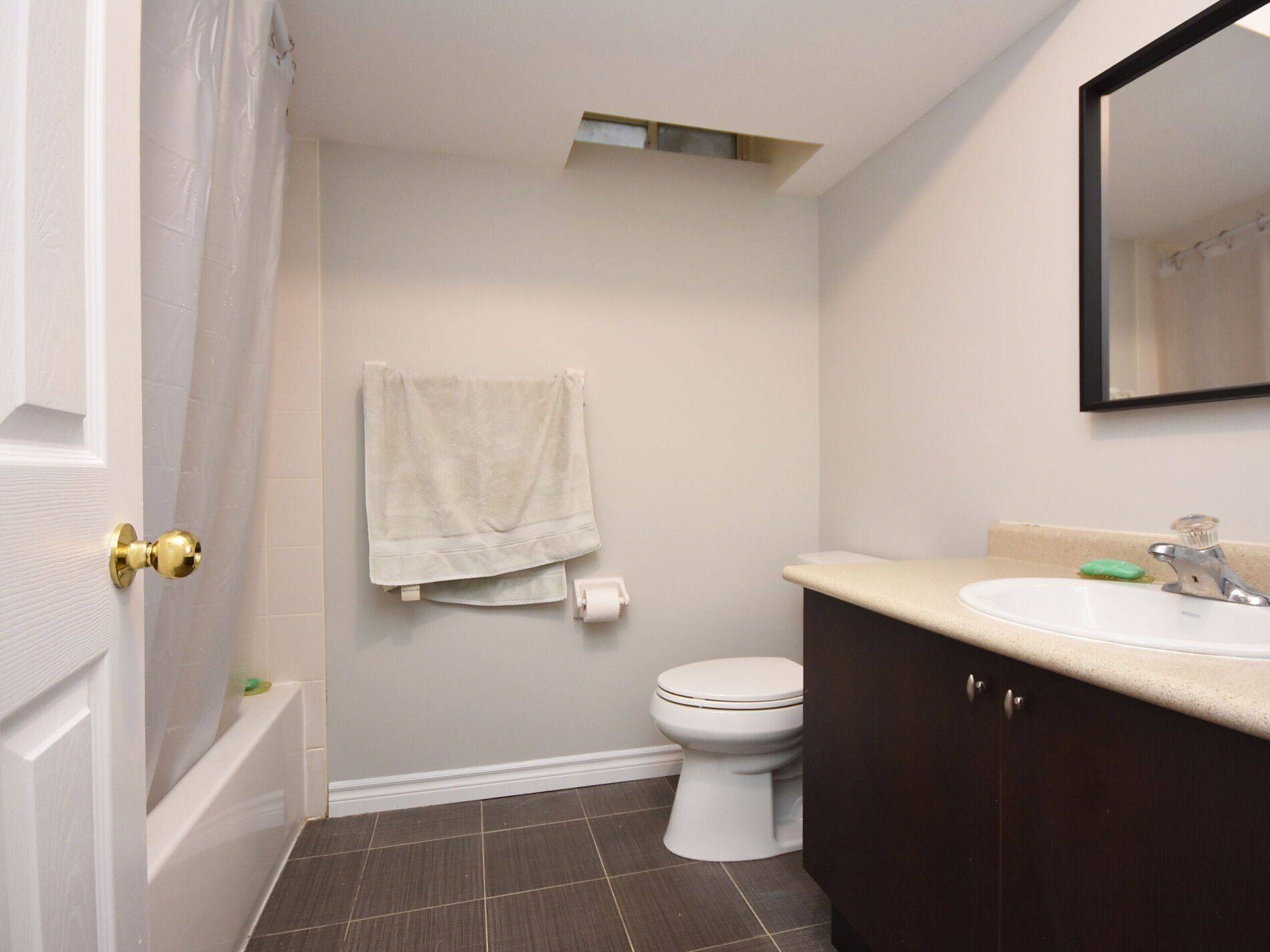 Brampton, ON L6X 0S6,52 Jordensen DR #Bsment