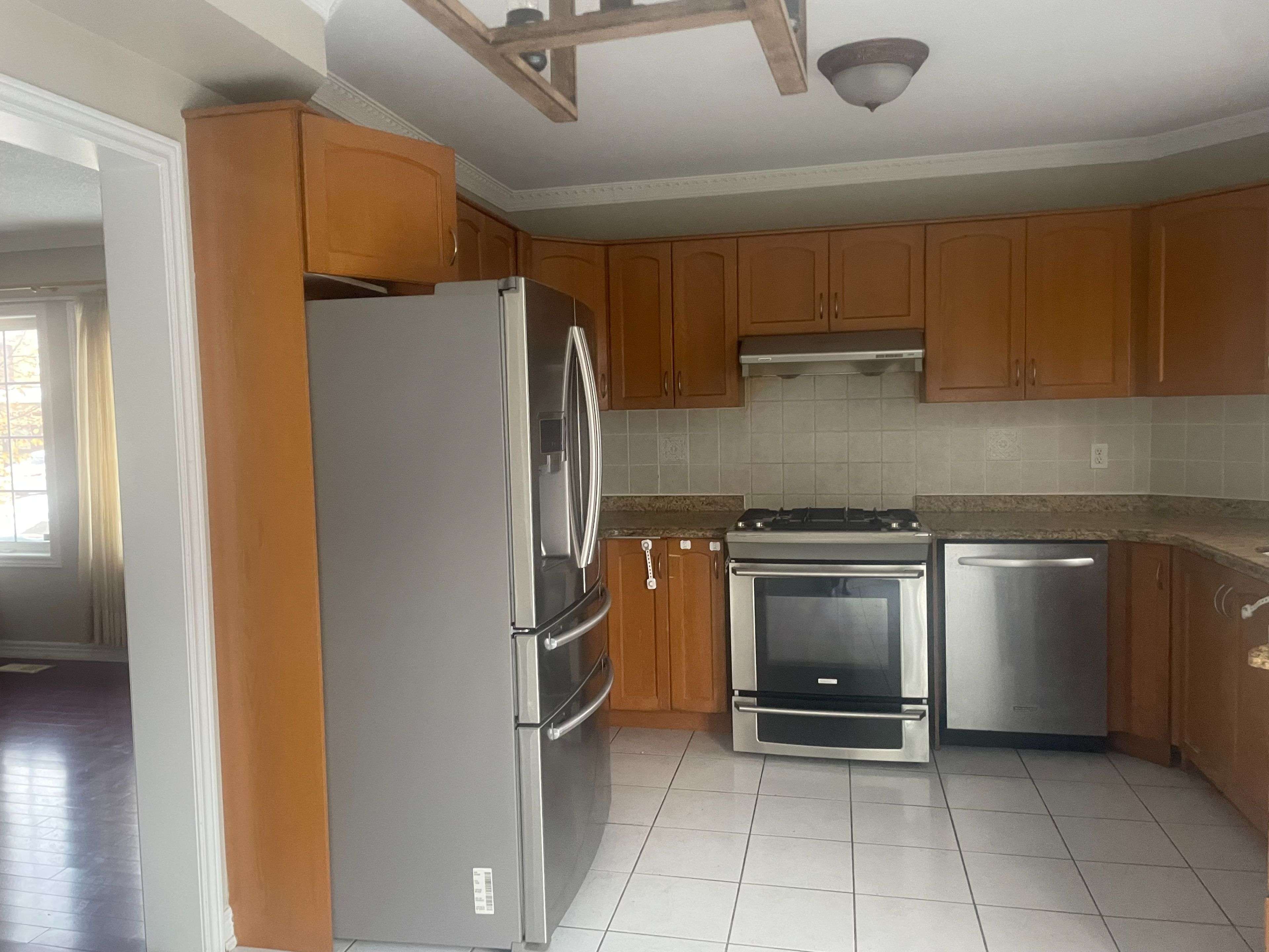 Mississauga, ON L5W 1X5,7196 Gagliano DR #Main Floor