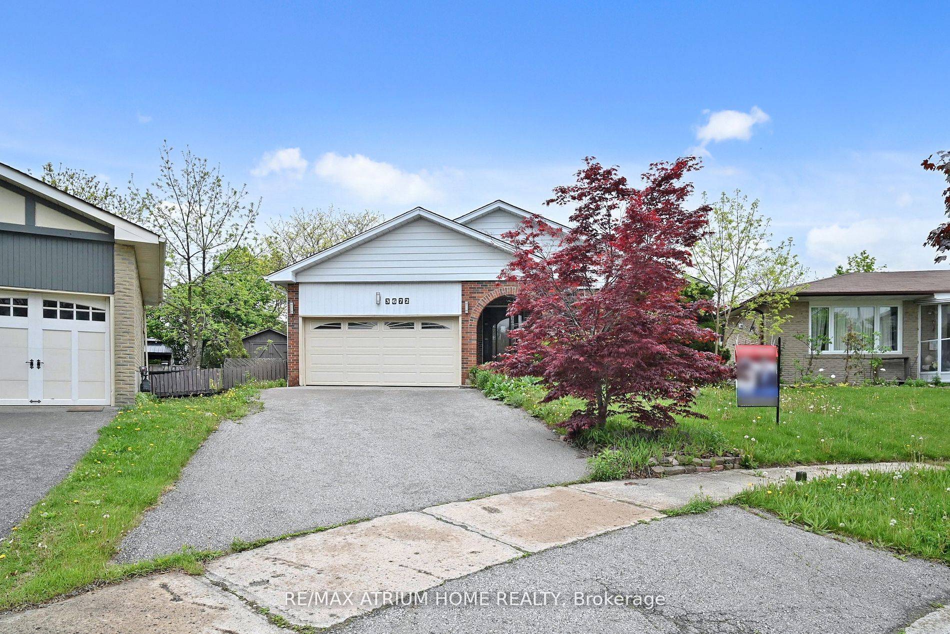 Mississauga, ON L5C 2H5,3672 Galeair CT