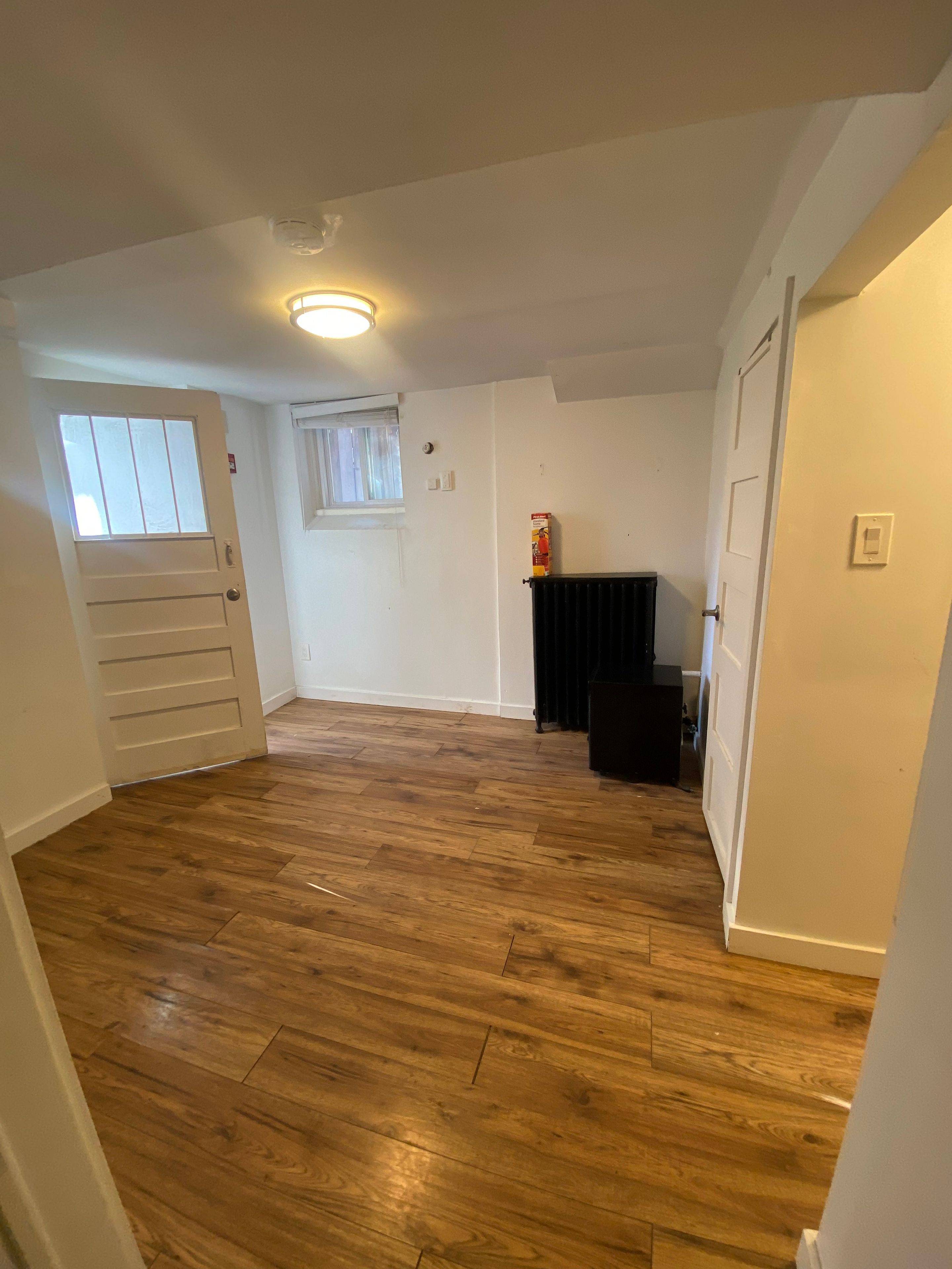 Toronto W01, ON M6R 1Y7,67 Boustead AVE #Bsmt Apt