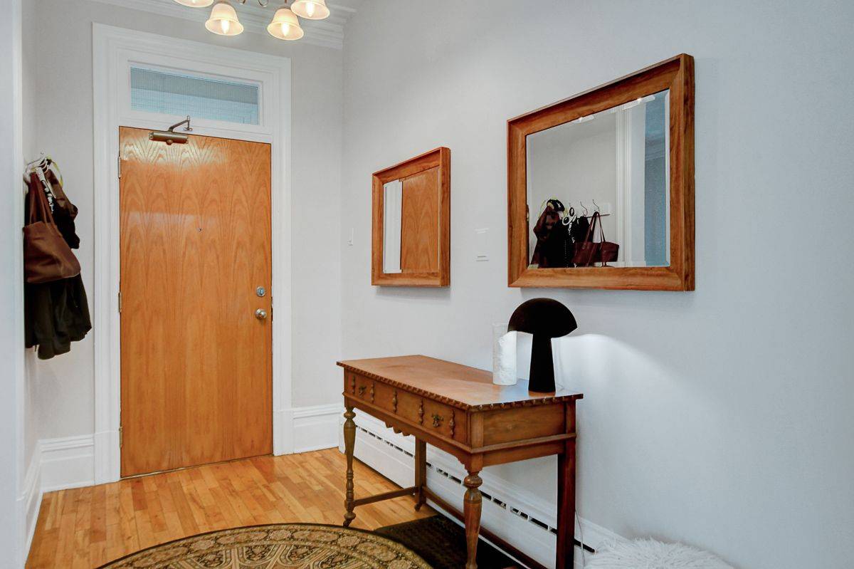 Glebe - Ottawa East And Area, ON K1S 1X6,120 Strathcona AVE S