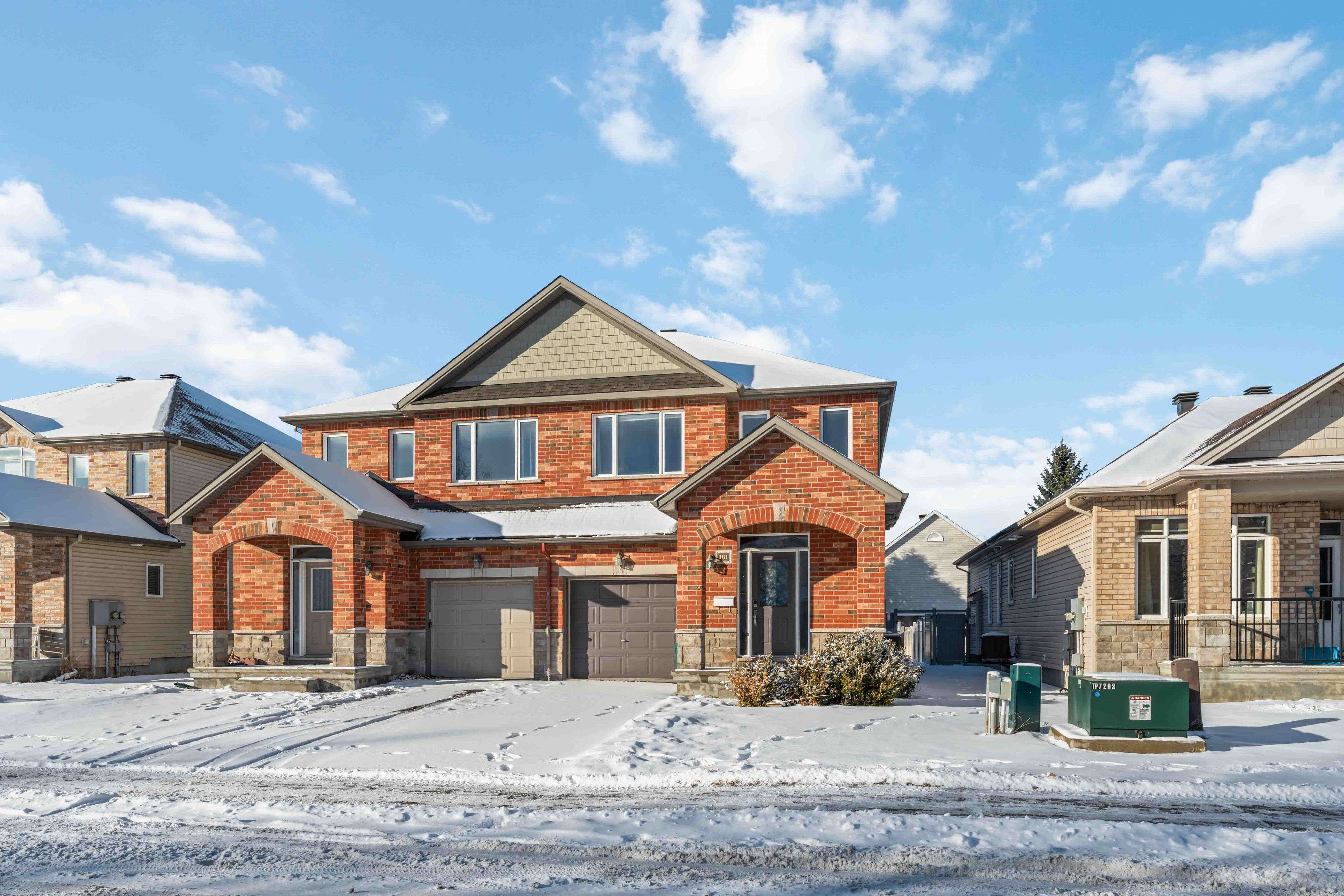 Barrhaven, ON K2J 5V8,161 Claridge DR