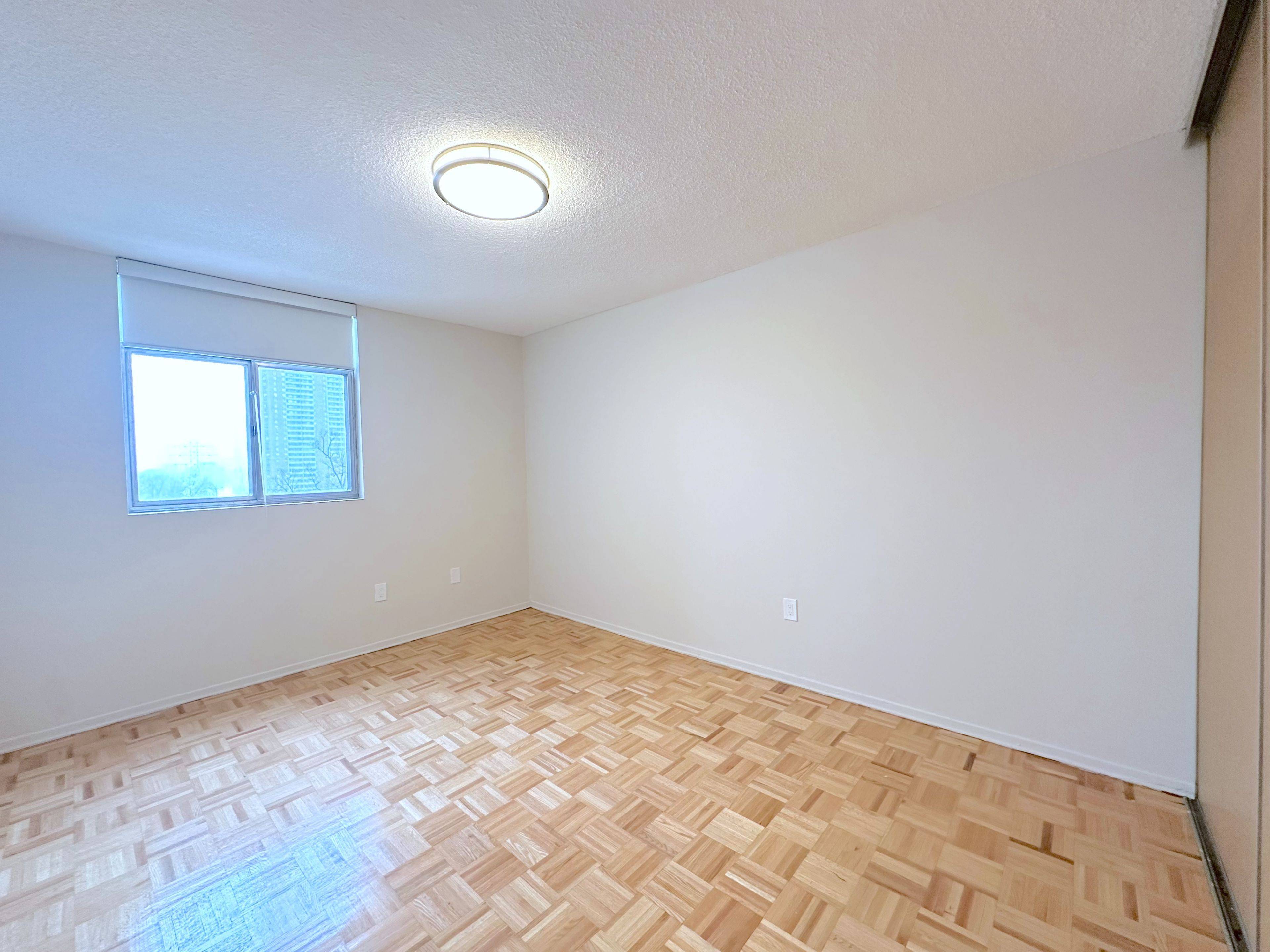 Toronto E06, ON M1L 4P2,30 Denton AVE #504