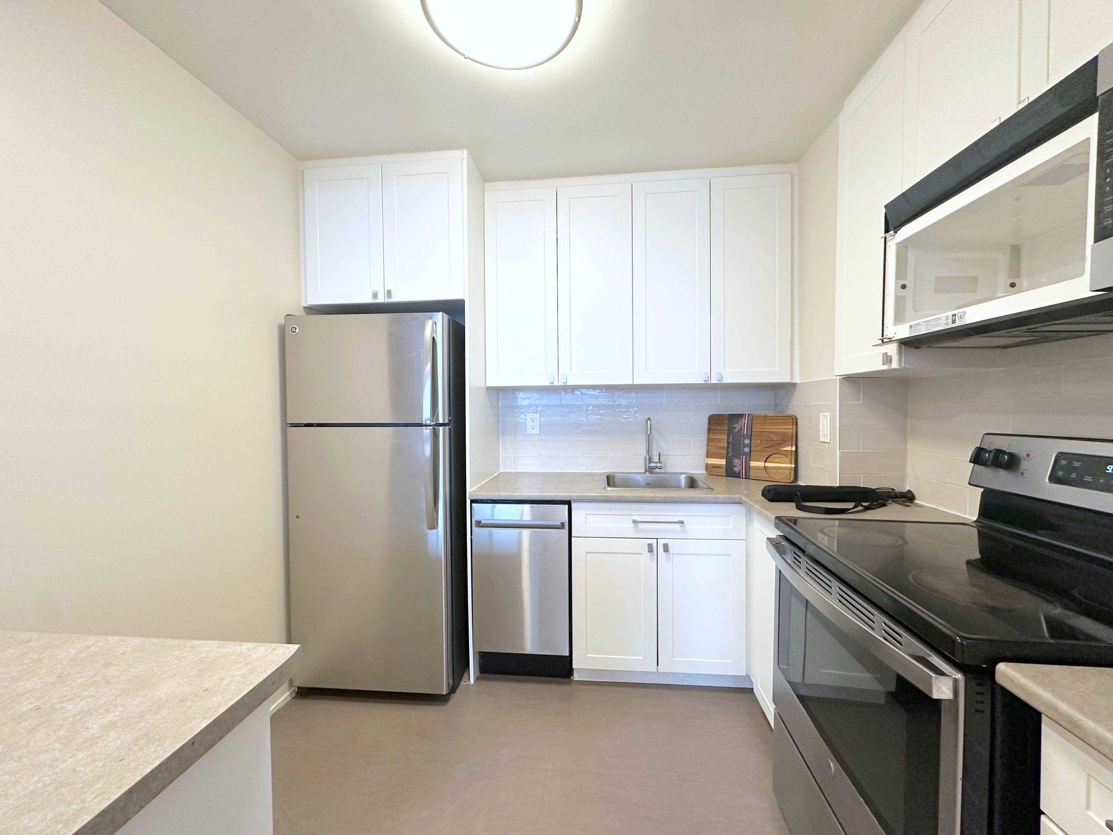 Toronto E06, ON M1L 4P2,30 Denton AVE #1902