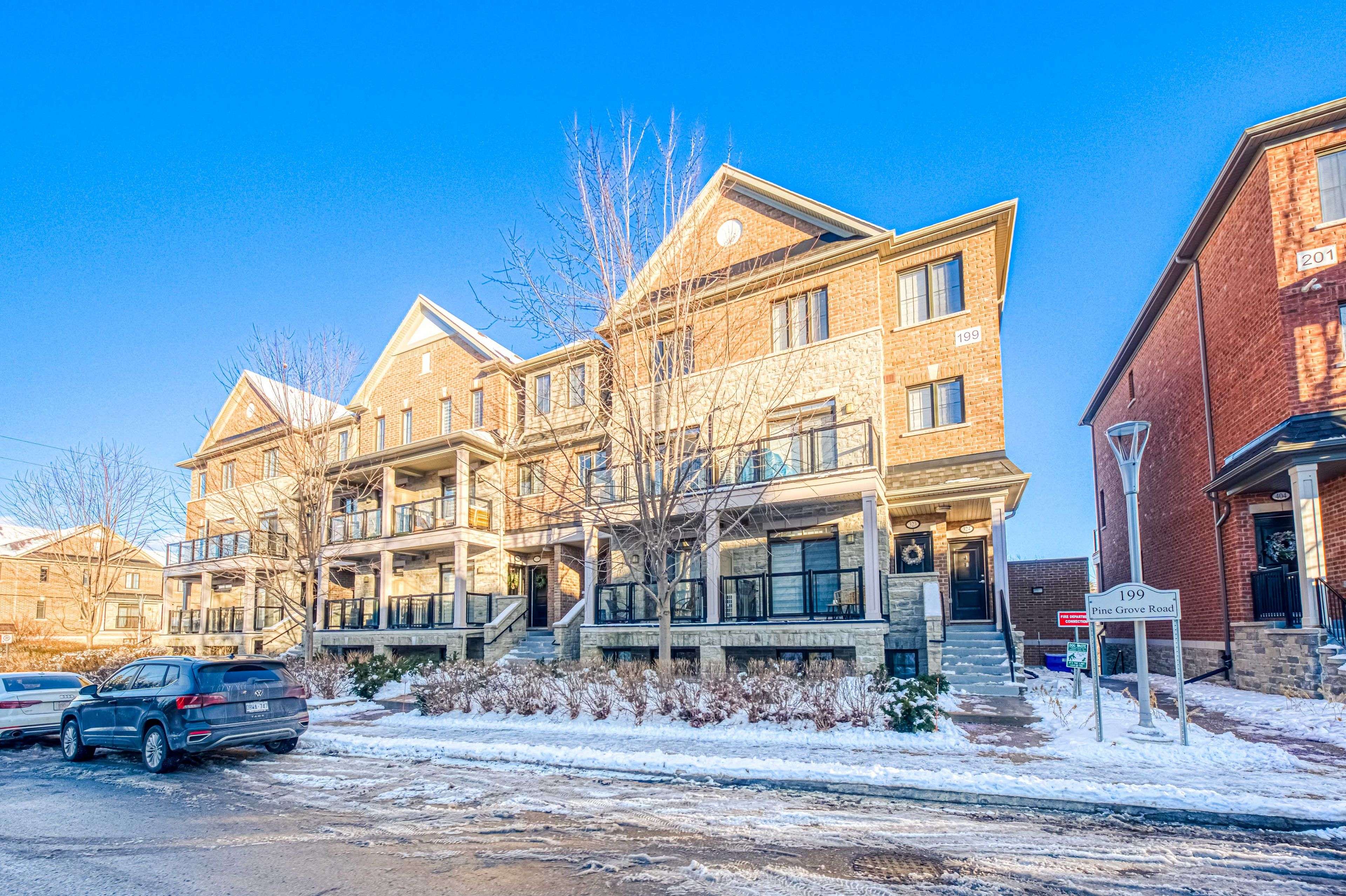 Vaughan, ON L4L 0H8,199 Pine Grove RD #319