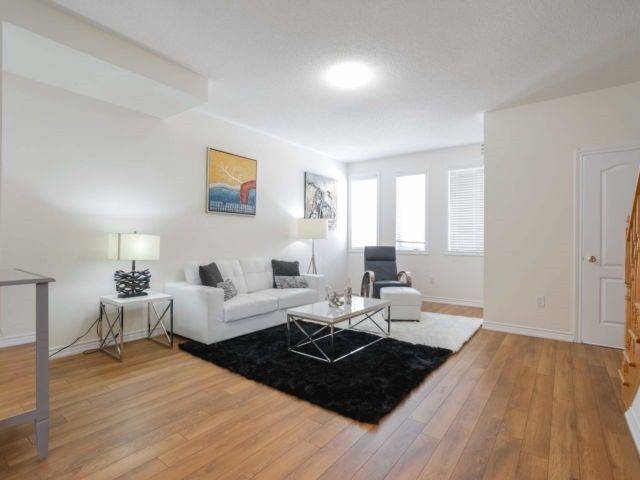Brampton, ON L6Z 0B4,90 New Pines TRL