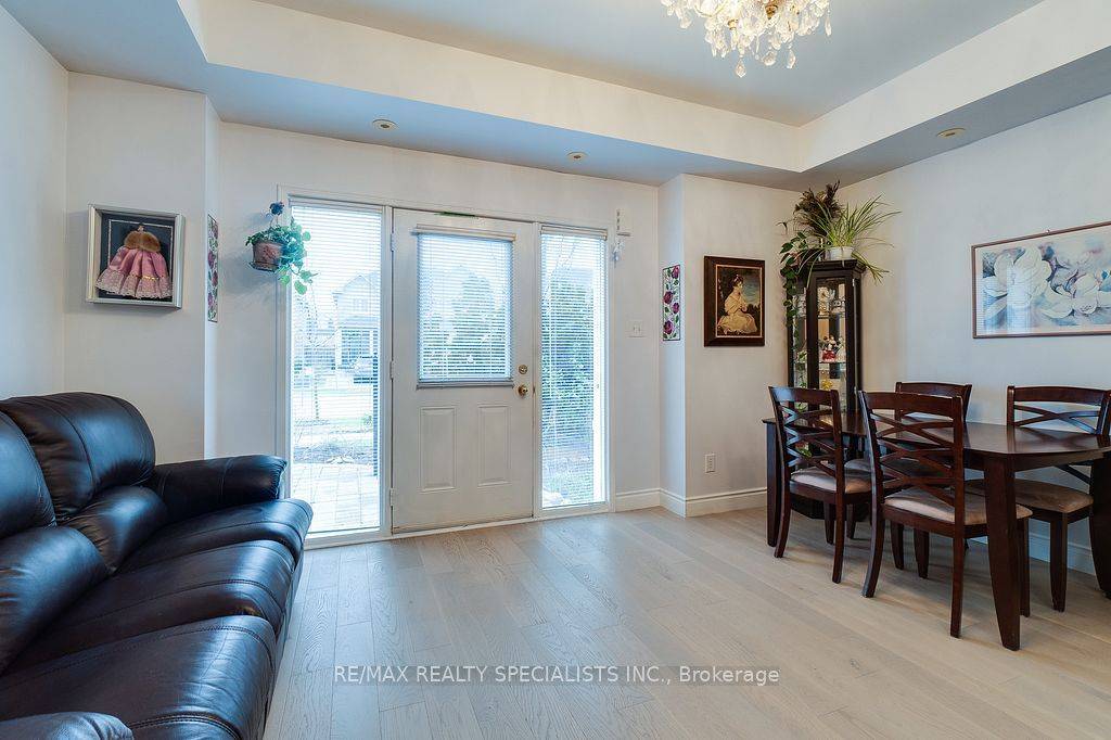 Mississauga, ON L5M 8C6,4985 Southampton DR #44