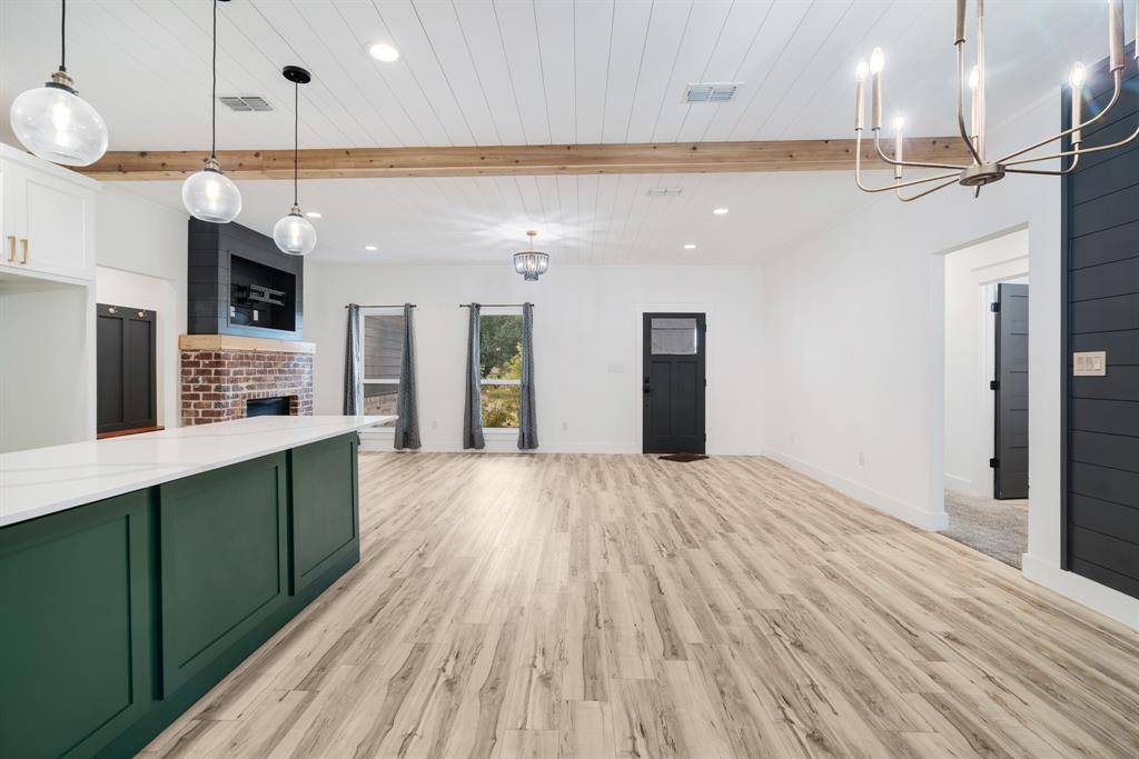 Powderly, TX 75473,147 County Road 43010