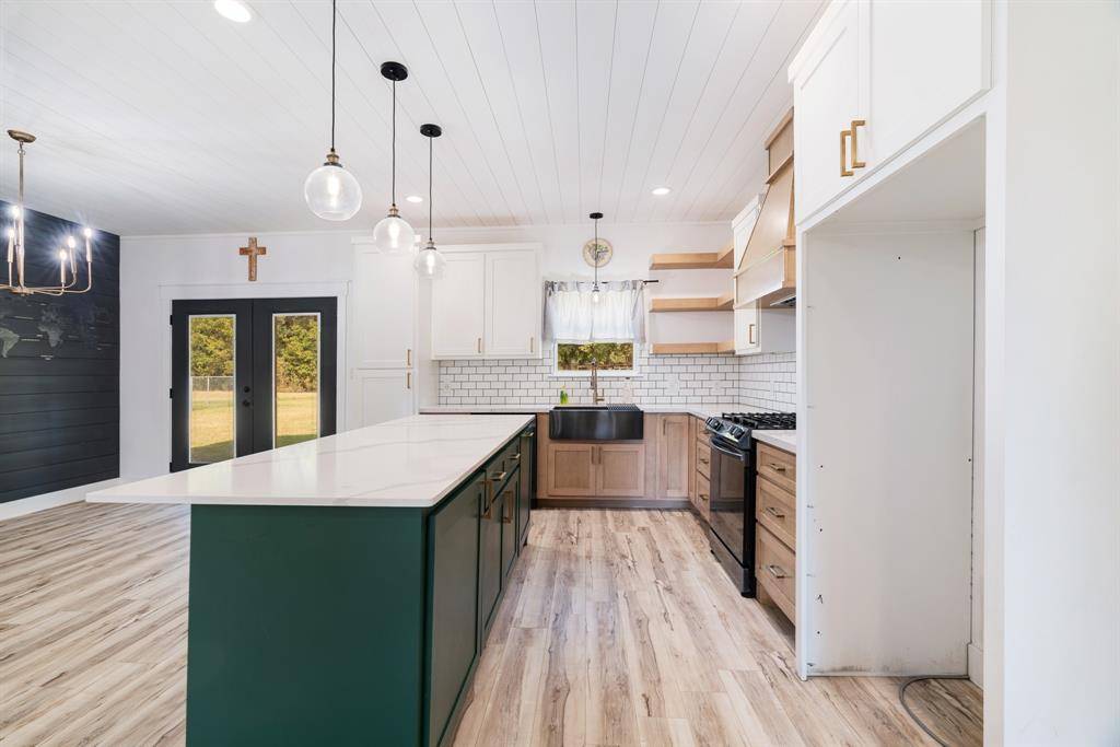 Powderly, TX 75473,147 County Road 43010