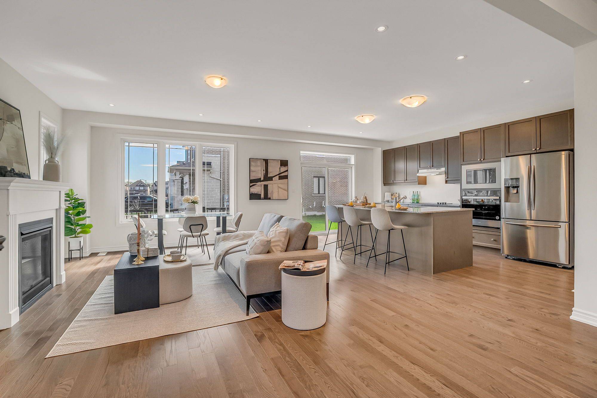 Oshawa, ON L1L 0T9,2091 Hallandale ST