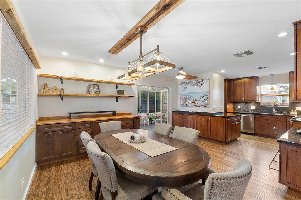 Oakland Park, FL 33334,221 NE 57th St