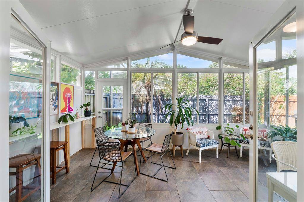 Oakland Park, FL 33334,221 NE 57th St