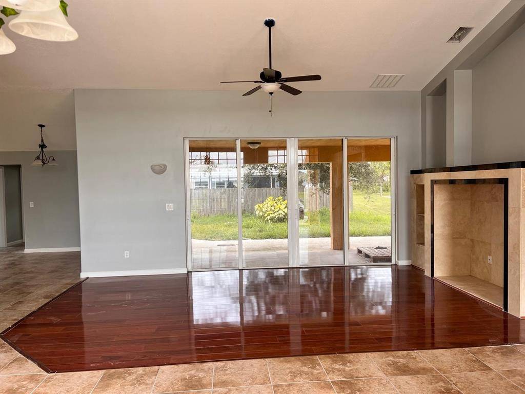 Port St Lucie, FL 34953,1301 SW Gahaf Ave