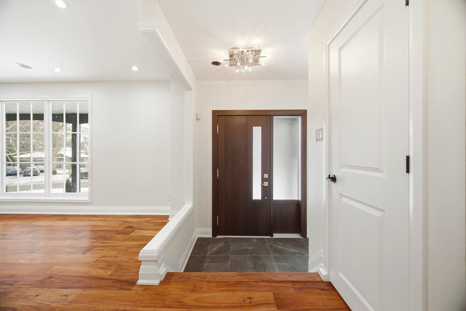 Mississauga, ON L5C 2M9,3483 Enniskillen CIR