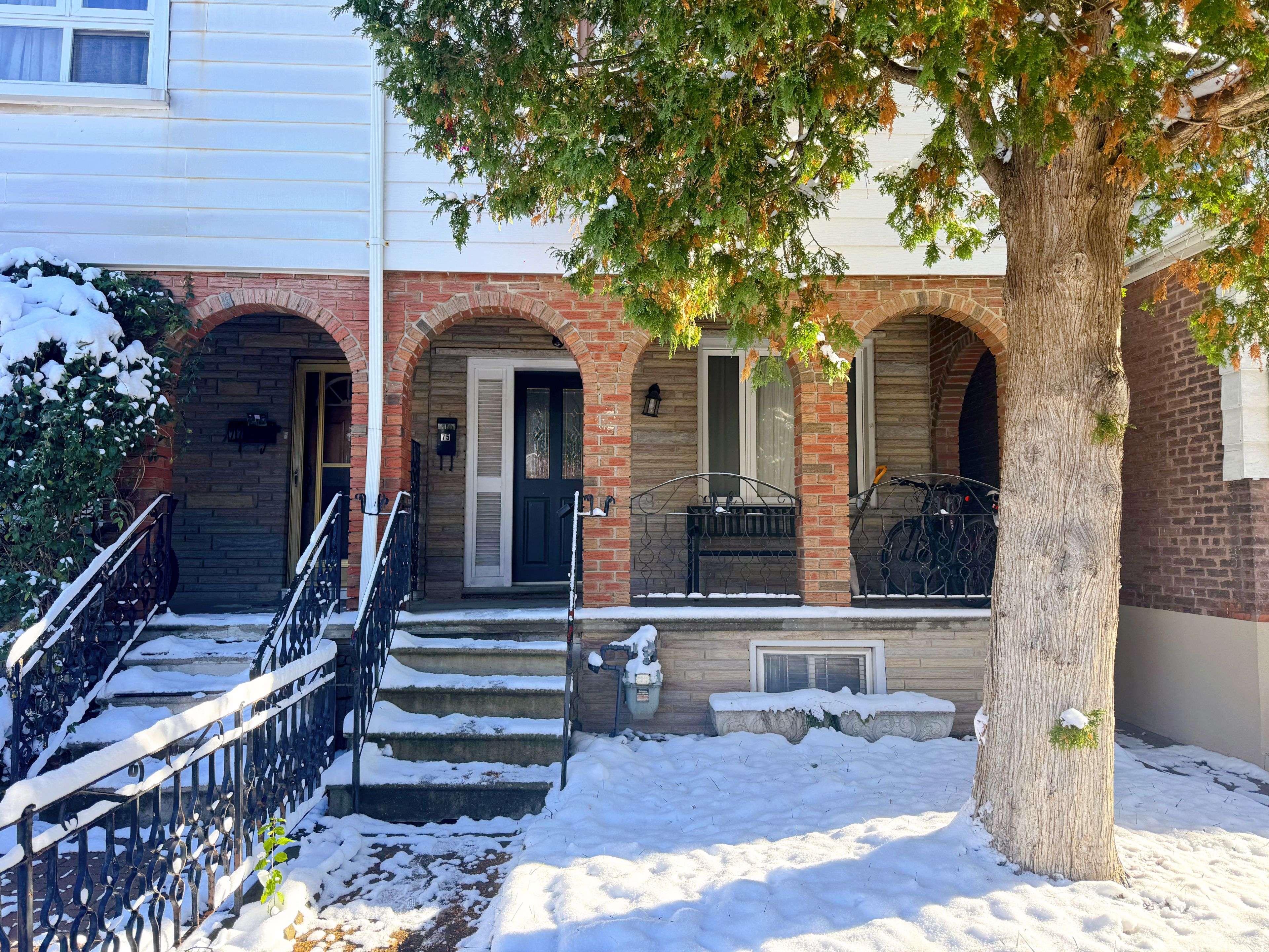 Toronto W02, ON M6H 3E8,75 Bartlett AVE #Main