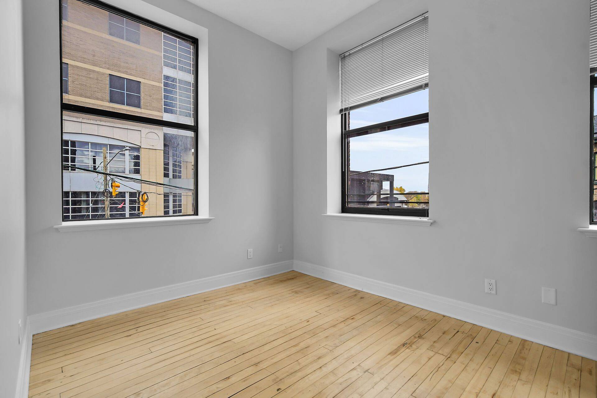 London East, ON N6A 6H6,330 Clarence ST #201