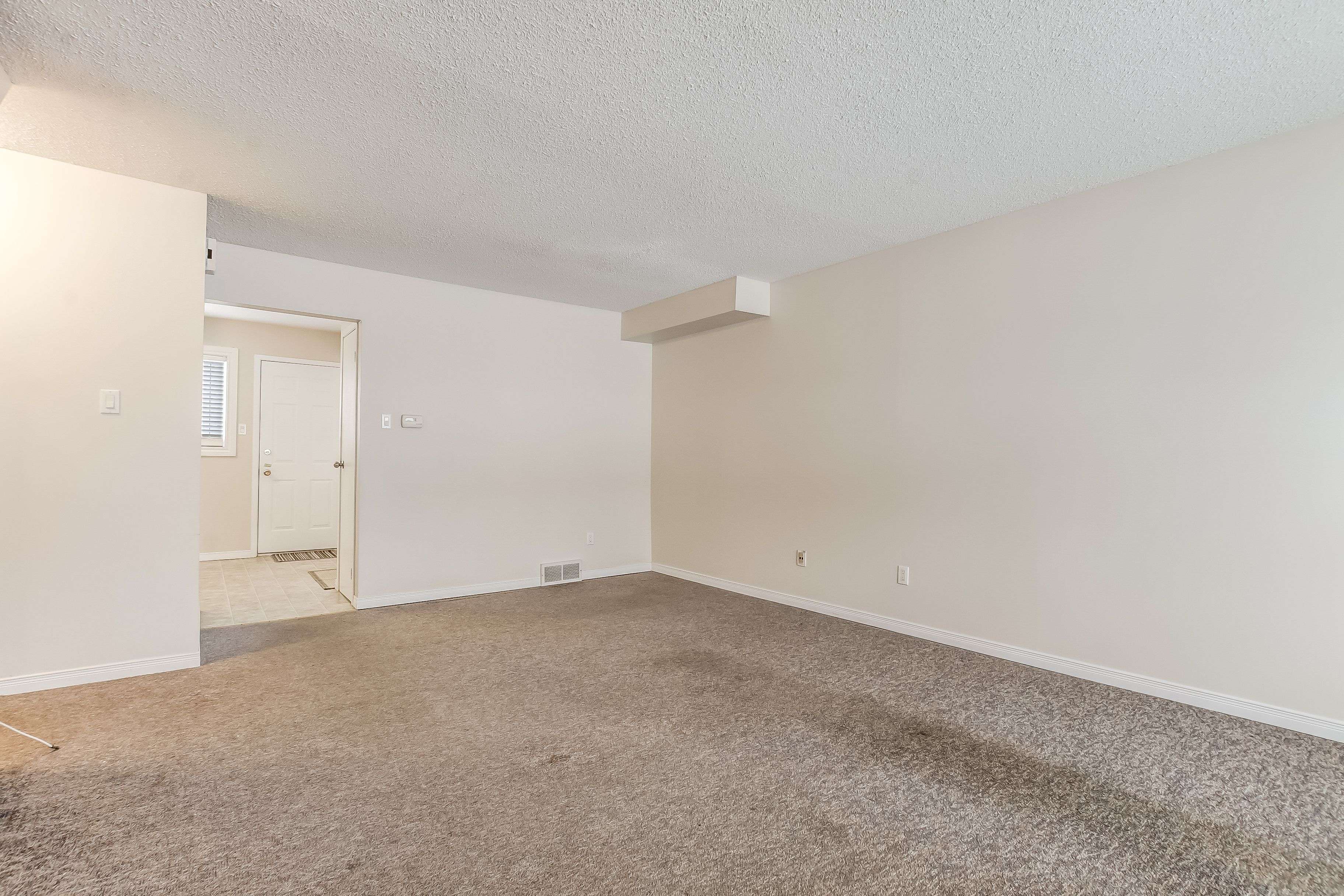 London South, ON N6C 5H5,320 Westminster AVE #62