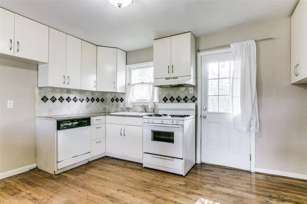 Dallas, TX 75218,10376 Bel Aire Drive