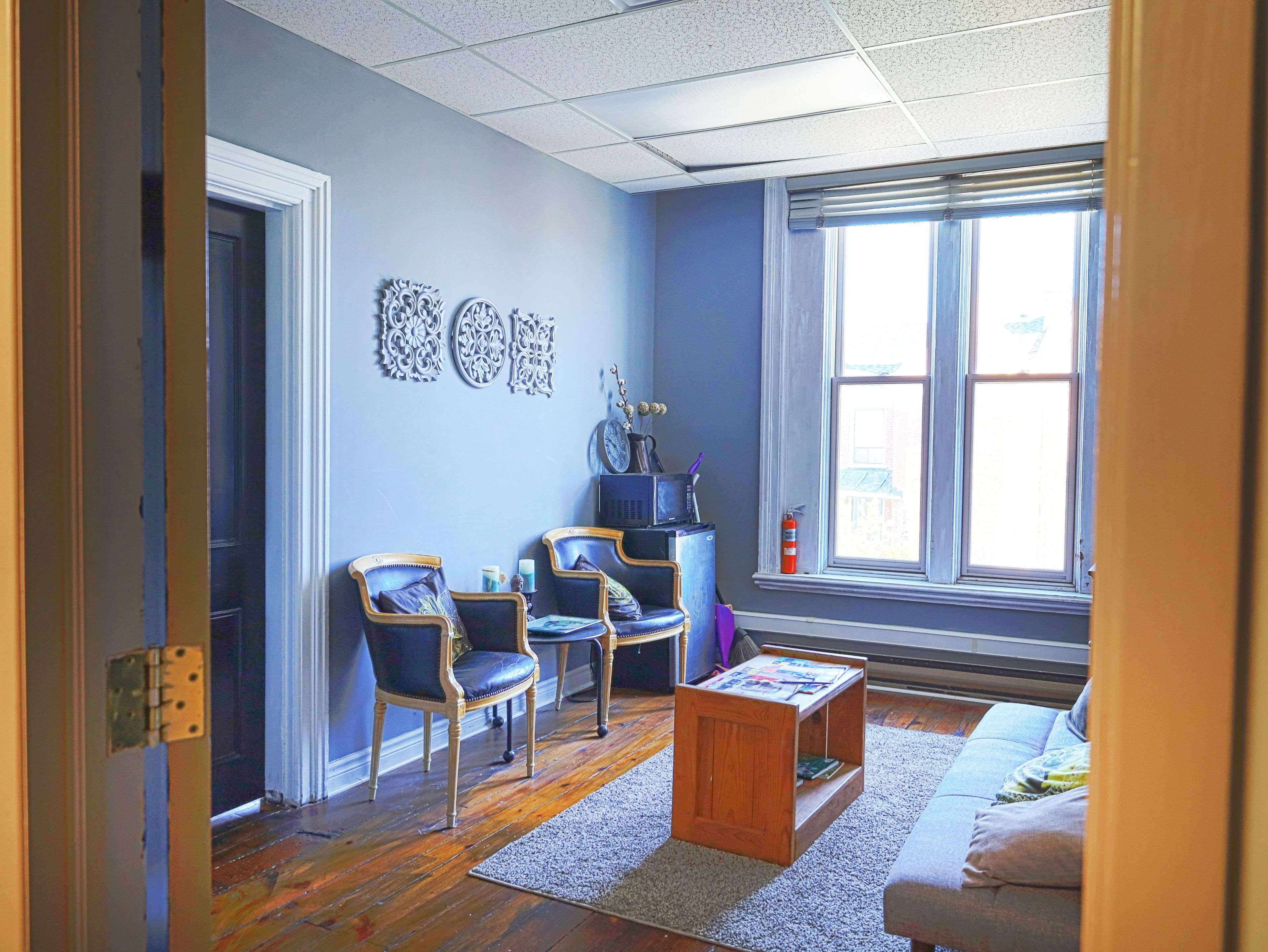 Ajax, ON L1T 3A6,103B Old Kingston RD #201B