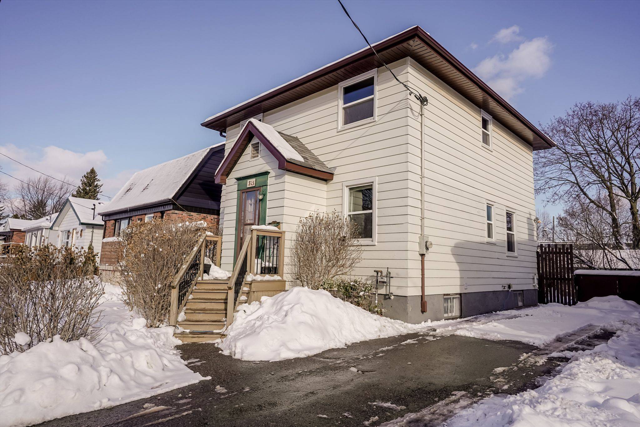 Oshawa, ON L1G 5M8,365 Division ST